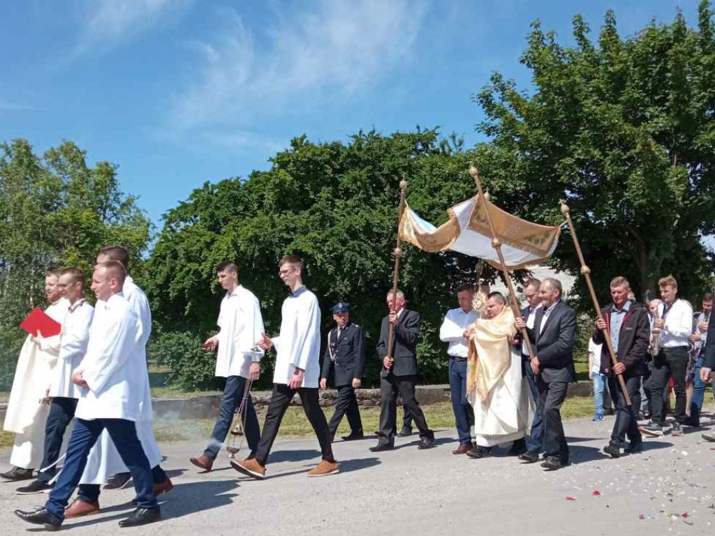 Procesja Bożego Ciała w Goźlicach w gminie Klimontów [zdjęcia]