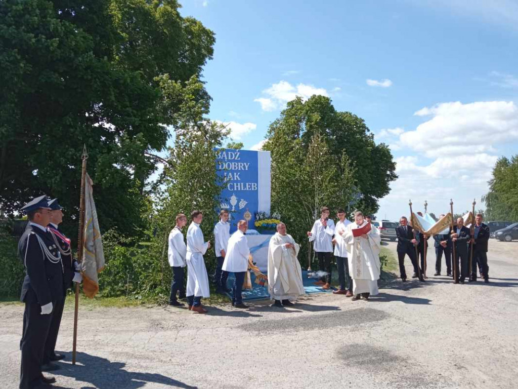 Procesja Bożego Ciała w Goźlicach w gminie Klimontów [zdjęcia]