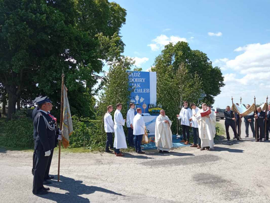 Procesja Bożego Ciała w Goźlicach w gminie Klimontów [zdjęcia]