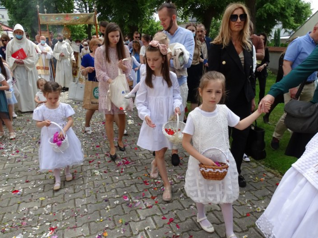 Procesja Bożego Ciała u Dominikanów w Tarnobrzegu [zdjęcia]