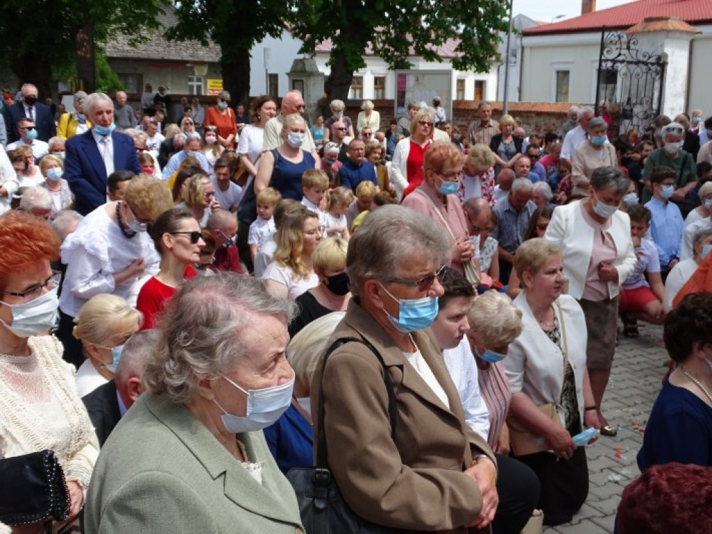 Procesja Bożego Ciała u Dominikanów w Tarnobrzegu [zdjęcia]