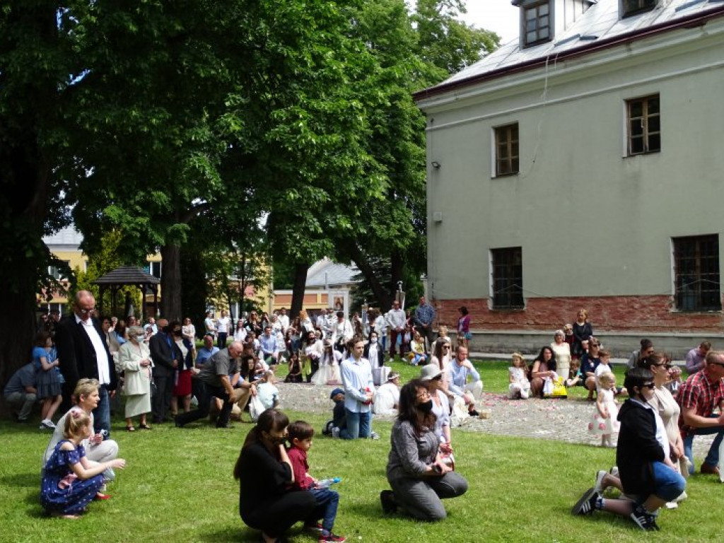 Procesja Bożego Ciała u Dominikanów w Tarnobrzegu [zdjęcia]