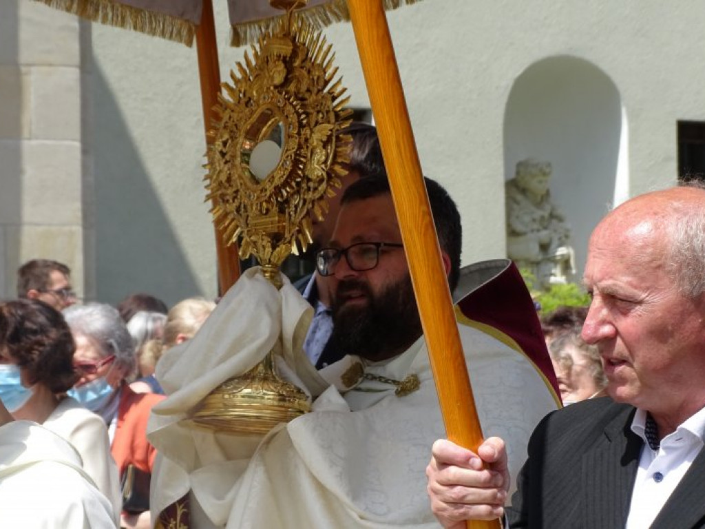 Procesja Bożego Ciała u Dominikanów w Tarnobrzegu [zdjęcia]