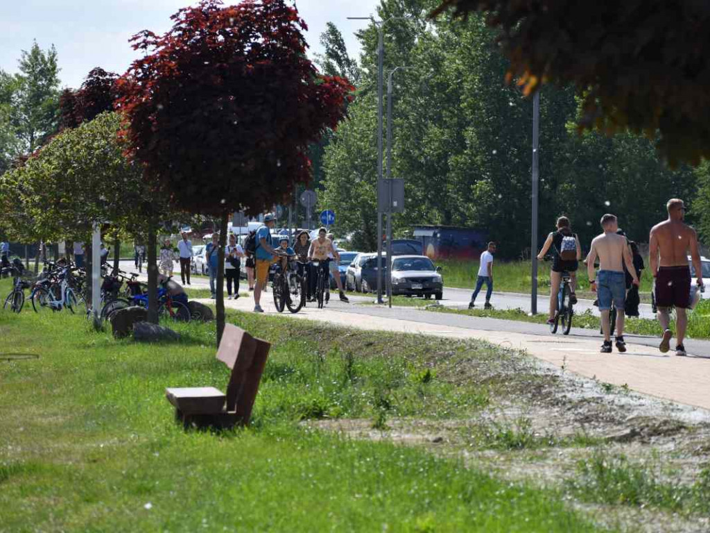 Tłumy nad Jeziorem Tarnobrzeskim w Boże Ciało [zdjęcia]