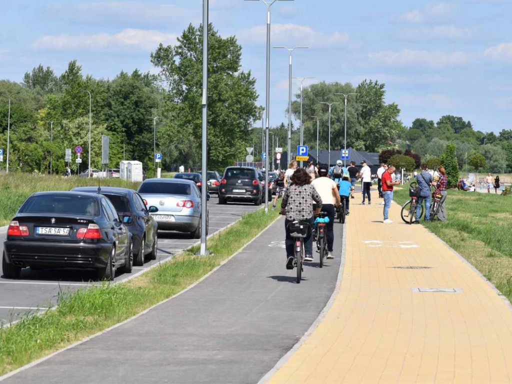 Tłumy nad Jeziorem Tarnobrzeskim w Boże Ciało [zdjęcia]