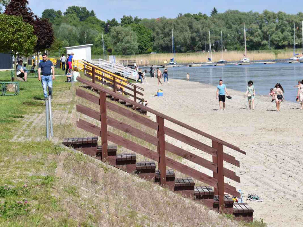 Tłumy nad Jeziorem Tarnobrzeskim w Boże Ciało [zdjęcia]