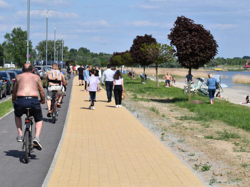 Tłumy nad Jeziorem Tarnobrzeskim w Boże Ciało [zdjęcia]