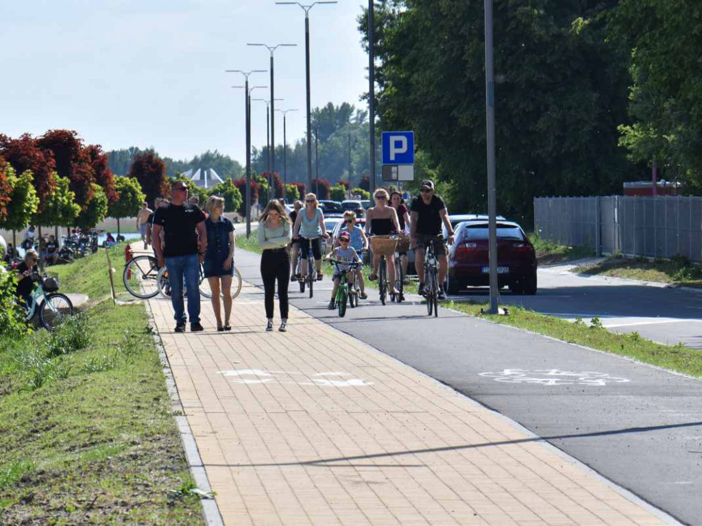 Tłumy nad Jeziorem Tarnobrzeskim w Boże Ciało [zdjęcia]