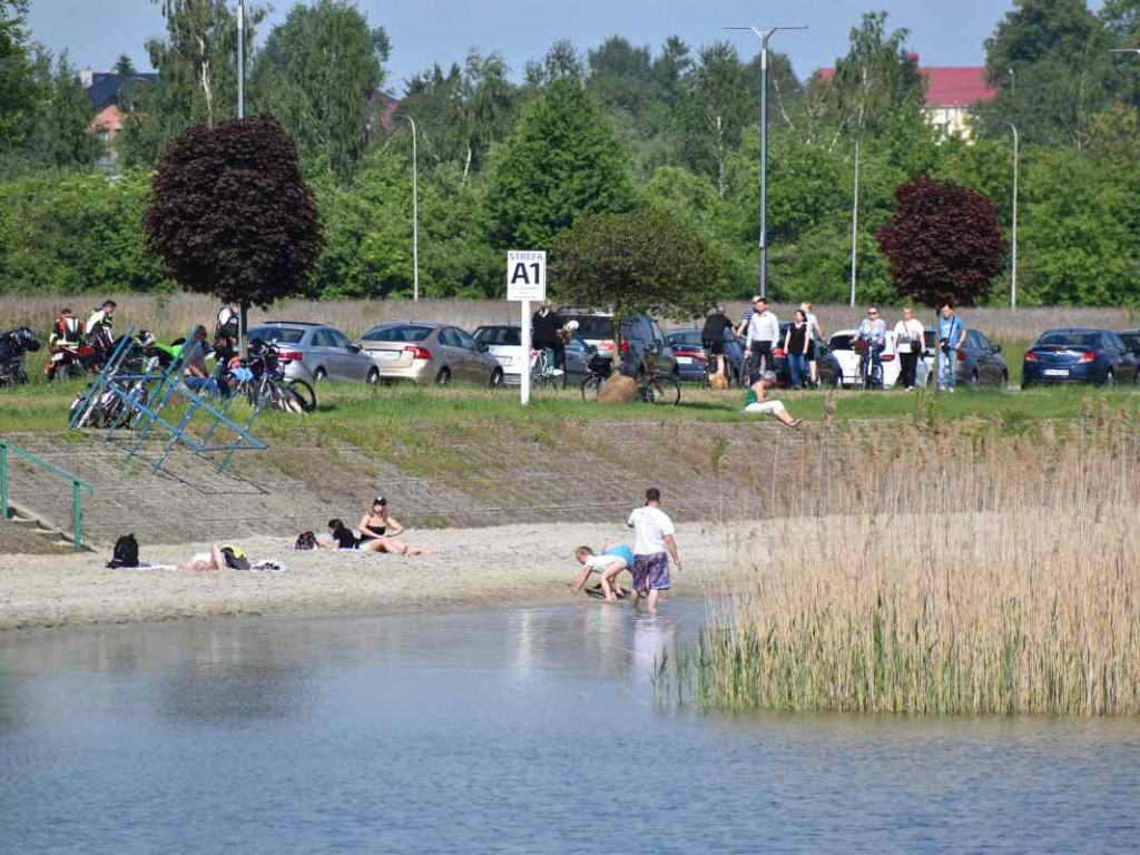 Tłumy nad Jeziorem Tarnobrzeskim w Boże Ciało [zdjęcia]