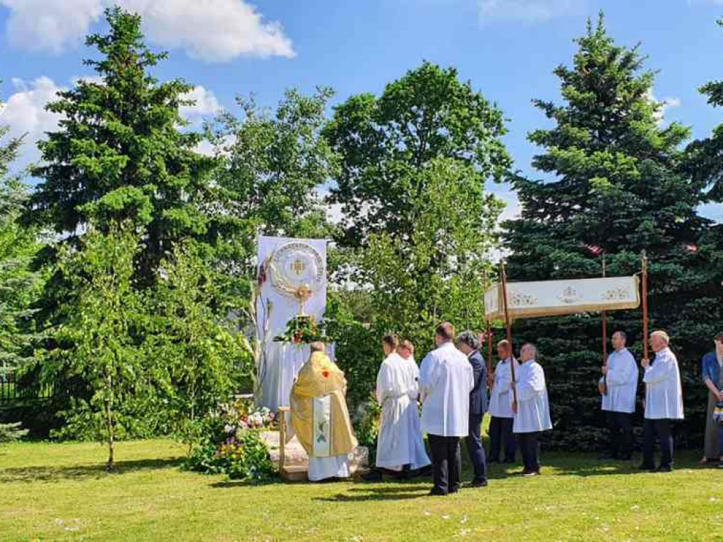 Oryginalny ołtarz na procesję Bożego Ciała w Jadachach [zdjęcia]