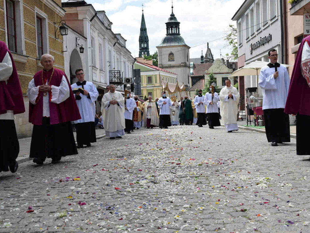 Procesja Bożego Ciała w Sandomierzu [zdjęcia][wideo]
