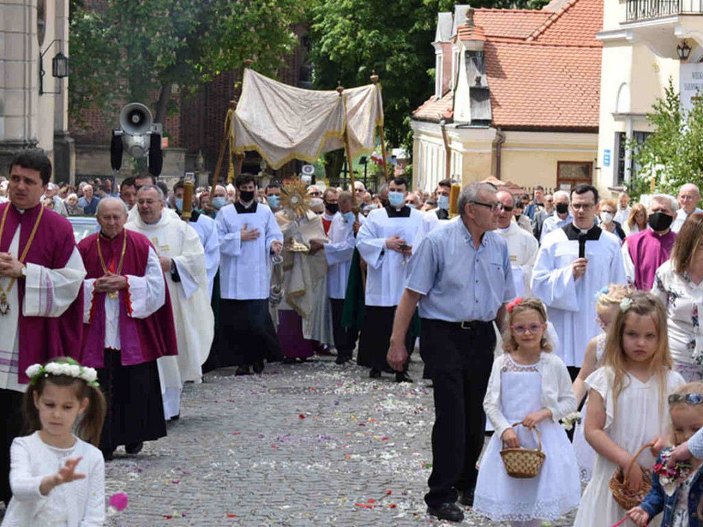 Procesja Bożego Ciała w Sandomierzu [zdjęcia][wideo]