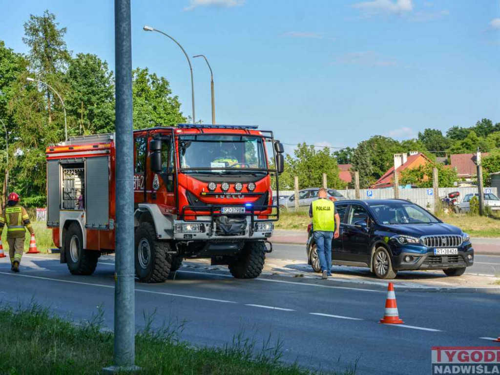 Tarnobrzeg. Dramat na przejściu dla pieszych, trzech potrąconych nastolatków