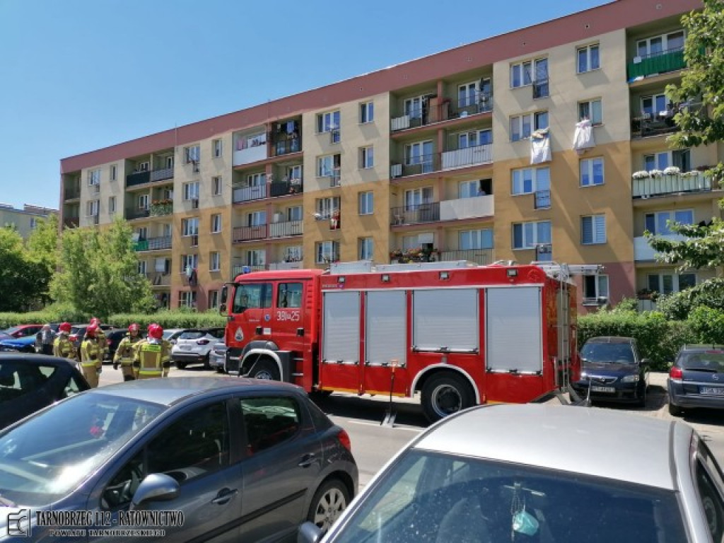 Kolizja na ul. Targowej w Tarnobrzegu z udziałem trzech pojazdów. Droga już jest przejezdna [zdjęcia][AKTUALIZACJA]
