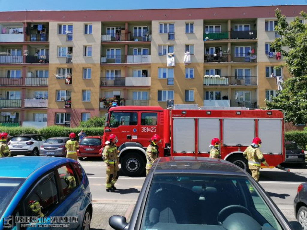 Kolizja na ul. Targowej w Tarnobrzegu z udziałem trzech pojazdów. Droga już jest przejezdna [zdjęcia][AKTUALIZACJA]