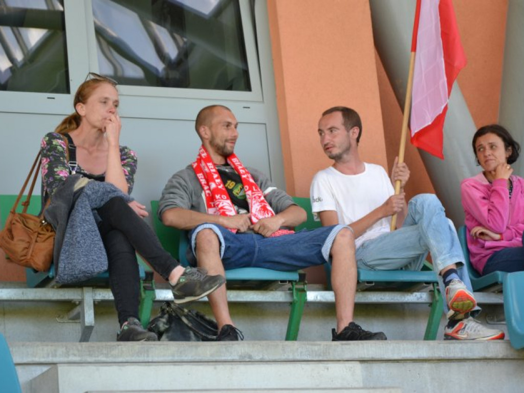 Mecz reprezentacji w Tarnobrzeskiej Strefie Kibica. Emocje i huśtawka nastrojów [zdjęcia]