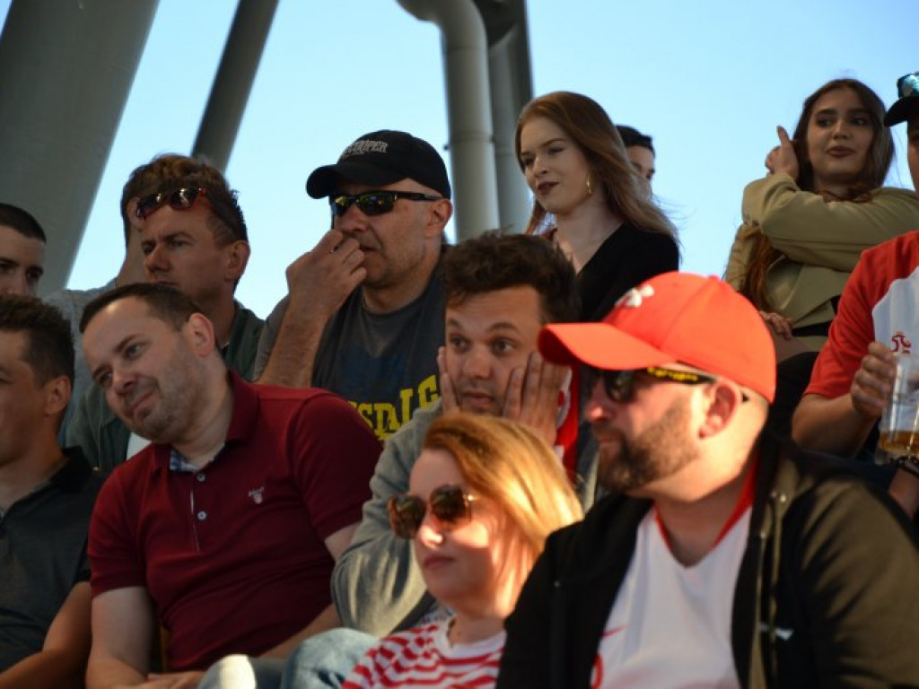 Mecz reprezentacji w Tarnobrzeskiej Strefie Kibica. Emocje i huśtawka nastrojów [zdjęcia]