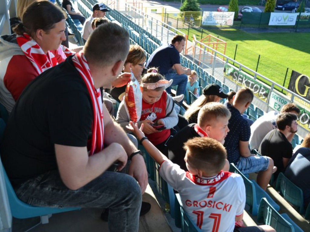 Mecz reprezentacji w Tarnobrzeskiej Strefie Kibica. Emocje i huśtawka nastrojów [zdjęcia]