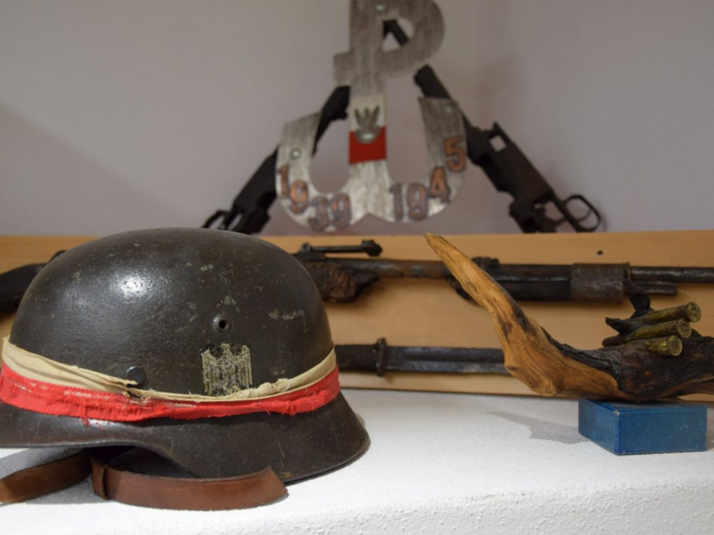 Nestor strzelców przekazał do muzeum niezwykłą kolekcję pamiątek. Wśród nich jest m.in. kopia maski pośmiertnej Piłsudskiego [zdjęcia]