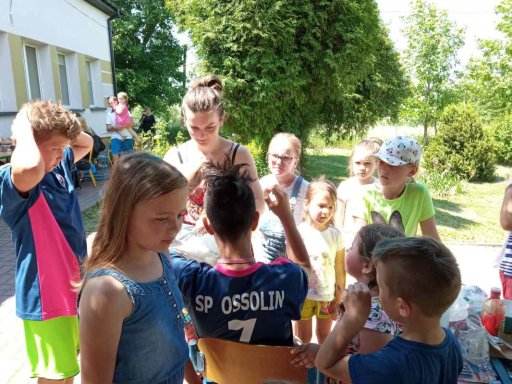 Szkoła w Ossolinie zorganizowała piknik charytatywny. Zbierano fundusze na leczenie Bartusia Przychodzkiego [zdjęcia]