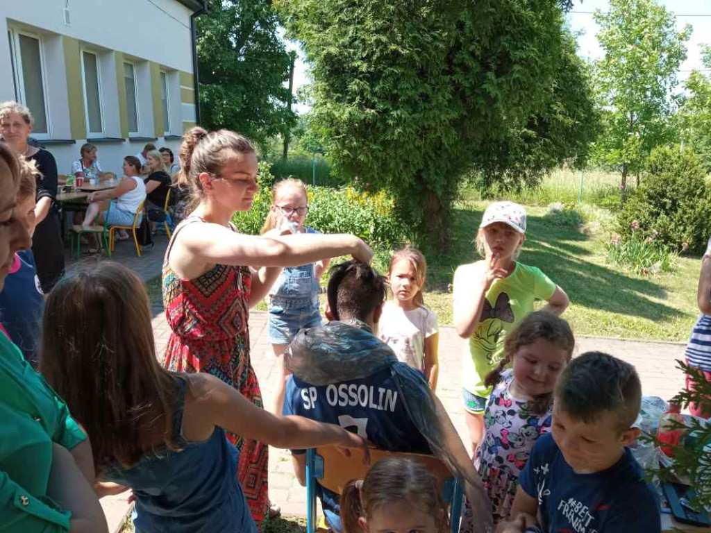 Szkoła w Ossolinie zorganizowała piknik charytatywny. Zbierano fundusze na leczenie Bartusia Przychodzkiego [zdjęcia]