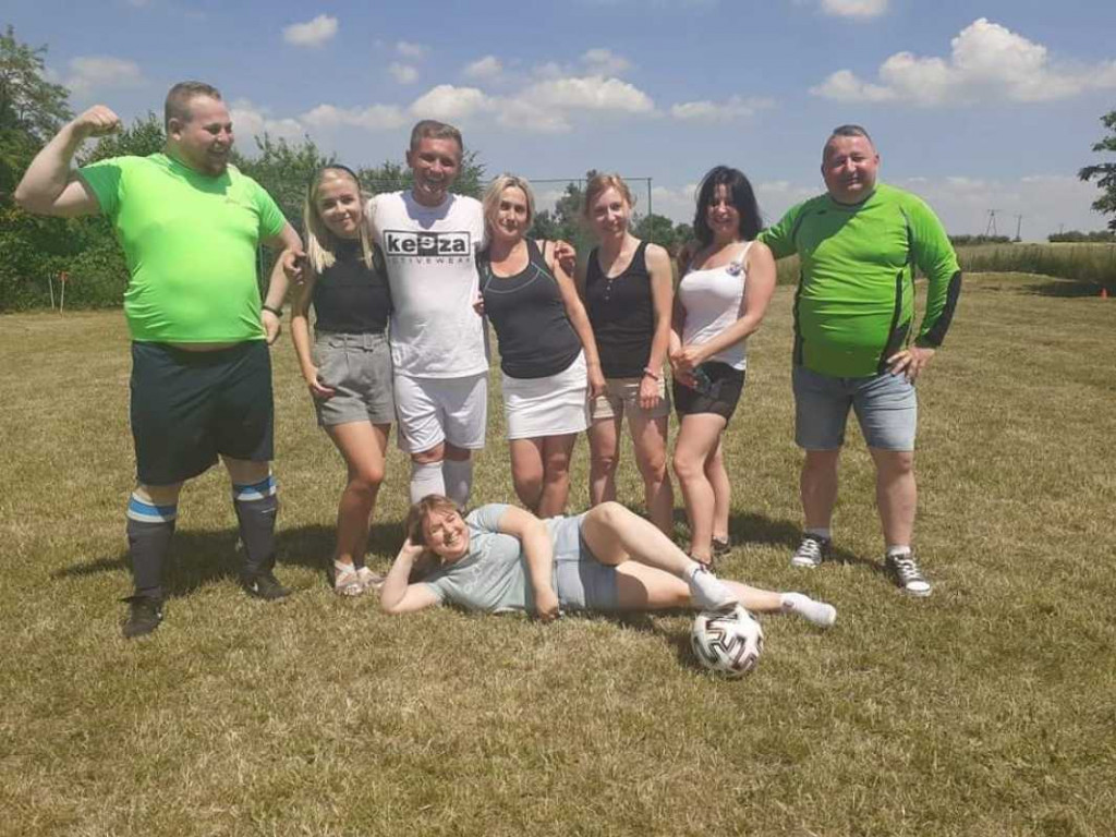 Szkoła w Ossolinie zorganizowała piknik charytatywny. Zbierano fundusze na leczenie Bartusia Przychodzkiego [zdjęcia]