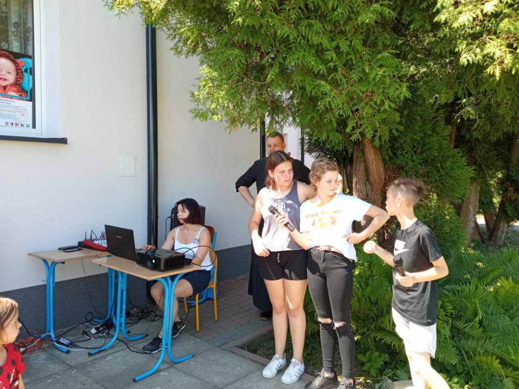 Szkoła w Ossolinie zorganizowała piknik charytatywny. Zbierano fundusze na leczenie Bartusia Przychodzkiego [zdjęcia]