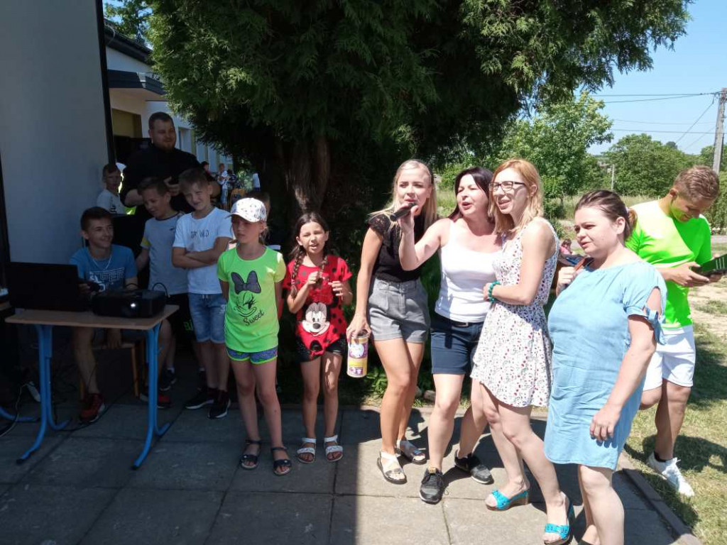 Szkoła w Ossolinie zorganizowała piknik charytatywny. Zbierano fundusze na leczenie Bartusia Przychodzkiego [zdjęcia]