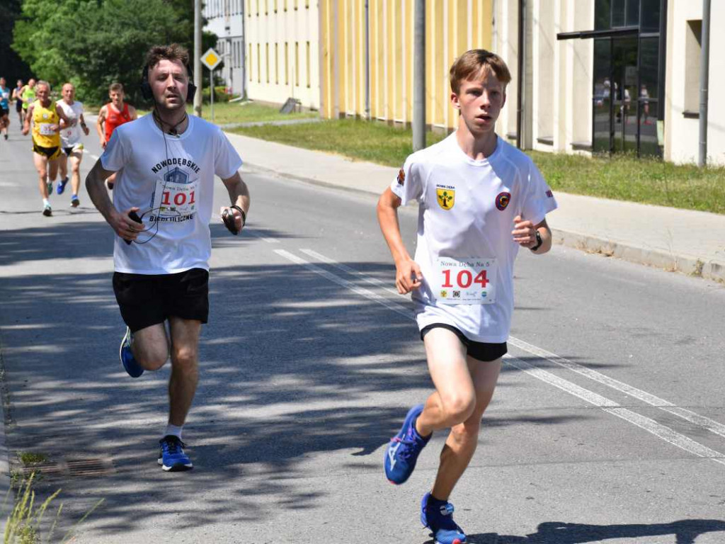 W Nowej Dębie biegali z okazji 30-lecia ARP [zdjęcia]