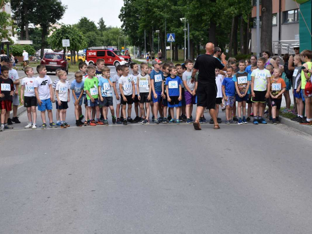 W Nowej Dębie biegali z okazji 30-lecia ARP [zdjęcia]