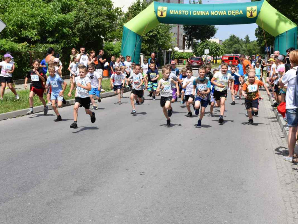 W Nowej Dębie biegali z okazji 30-lecia ARP [zdjęcia]