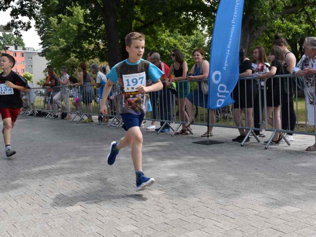 W Nowej Dębie biegali z okazji 30-lecia ARP [zdjęcia]