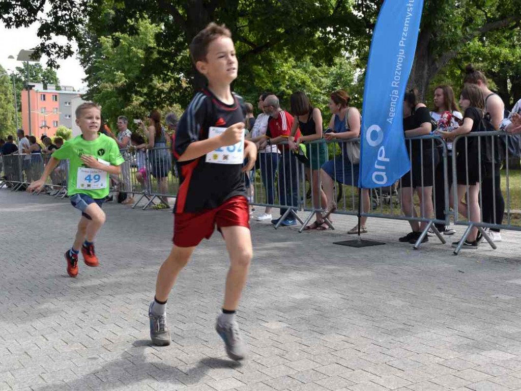 W Nowej Dębie biegali z okazji 30-lecia ARP [zdjęcia]