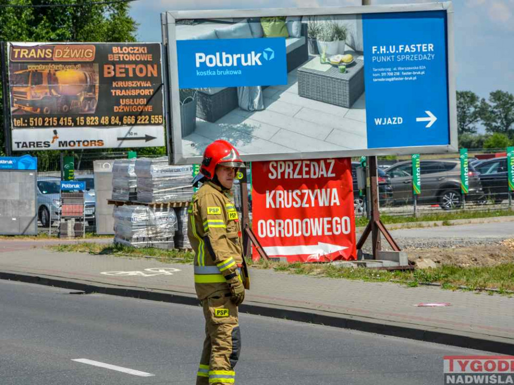 Zderzenie dwóch aut na al. Warszawskiej w Tarnobrzegu [zdjęcia]