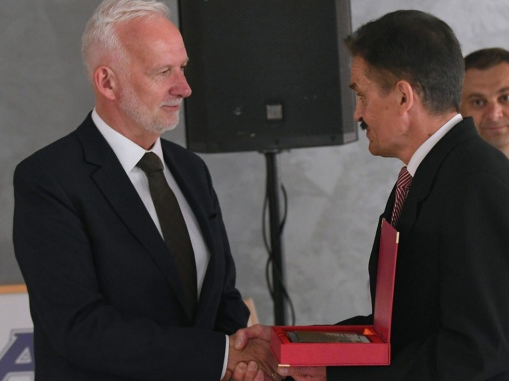 Podczas uroczystości 40-lecia Klubu Biegacza 