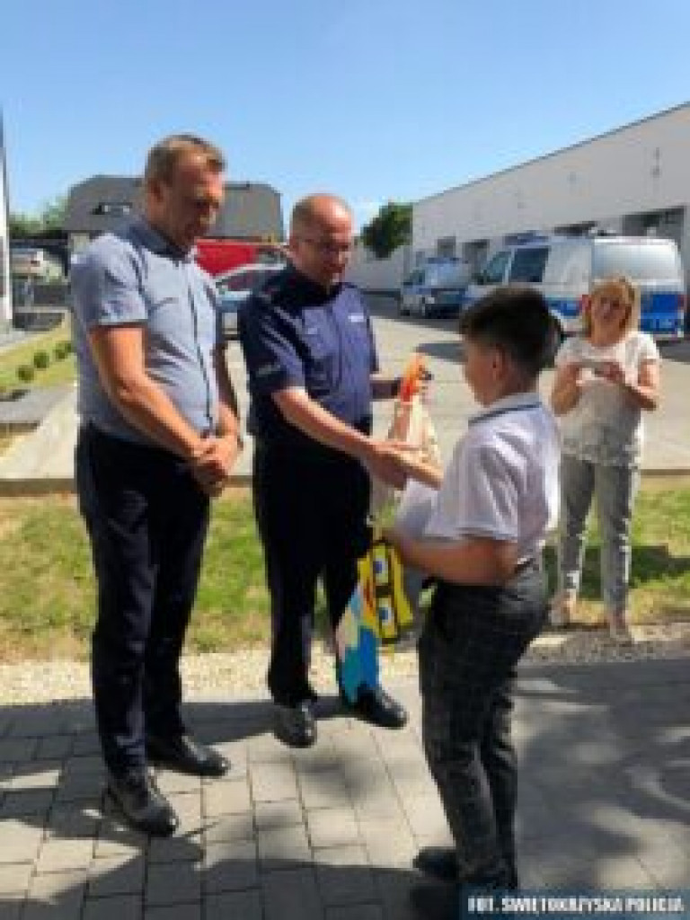 Sandomierz.  Najmłodsi nagrodzeni przez policjantów