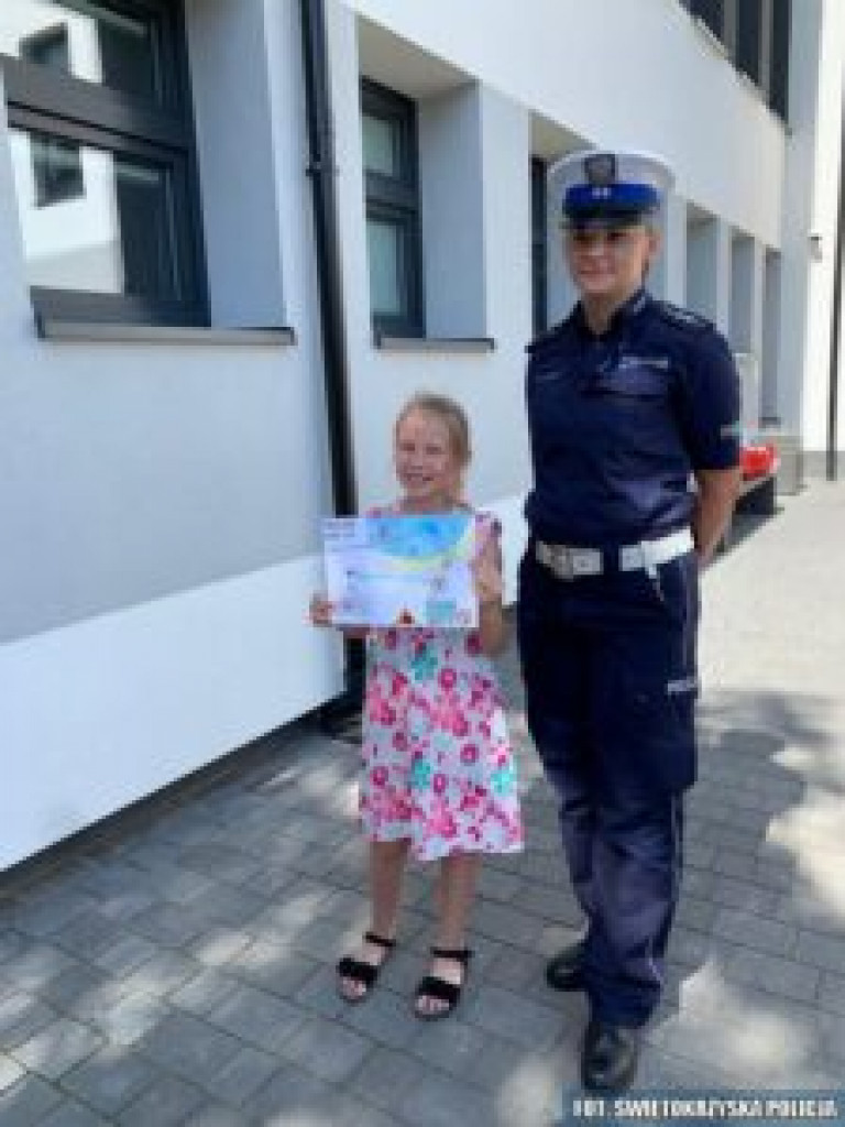 Sandomierz.  Najmłodsi nagrodzeni przez policjantów