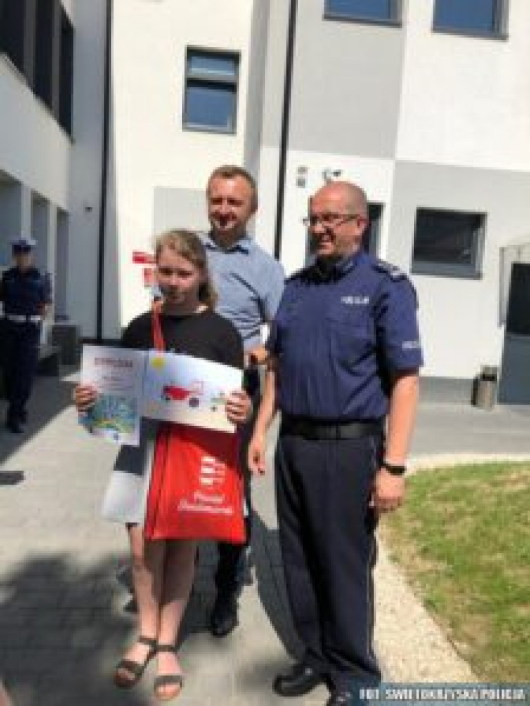 Sandomierz.  Najmłodsi nagrodzeni przez policjantów
