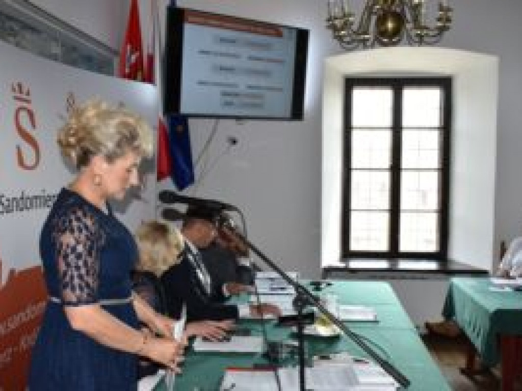 Sandomierz. Burmistrz z absolutorium. Wynik głosowania zapowiedzią zmian w radzie?