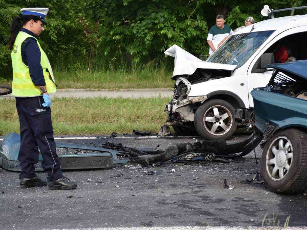 Poważny wypadek w Nowej Dębie. Ogromny korek na krajowej 