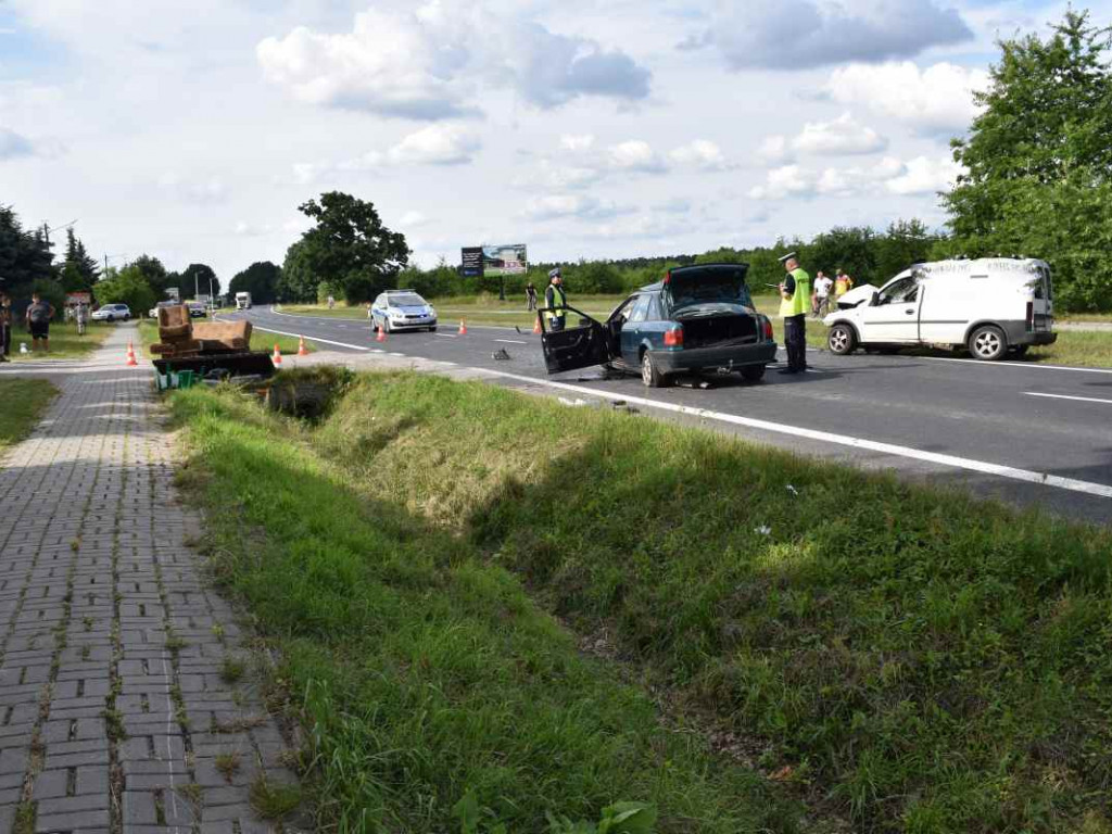 Poważny wypadek w Nowej Dębie. Ogromny korek na krajowej 