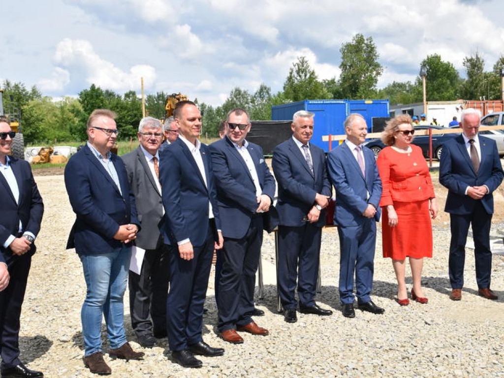 W Tarnobrzegu powstanie nowa fabryka. Wmurowano kamień węgielny pod budowę hali [zdjęcia]