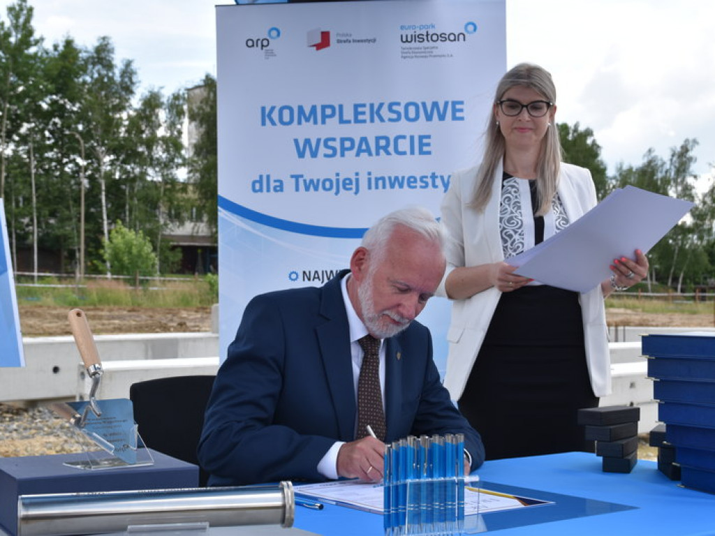 W Tarnobrzegu powstanie nowa fabryka. Wmurowano kamień węgielny pod budowę hali [zdjęcia]