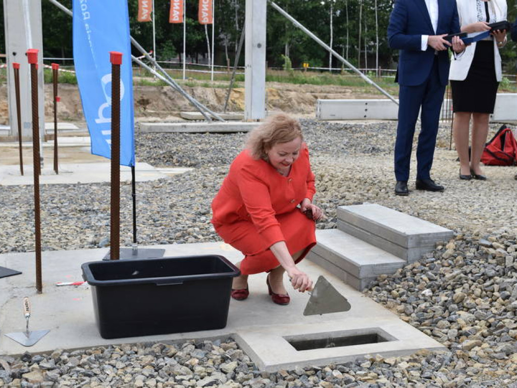 W Tarnobrzegu powstanie nowa fabryka. Wmurowano kamień węgielny pod budowę hali [zdjęcia]