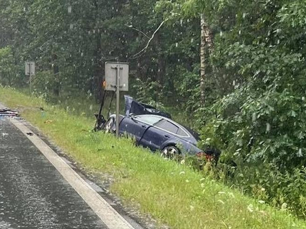 Tragiczny wypadek na trasie Stalowa Wola-Tarnobrzeg. Dwie osoby nie żyją