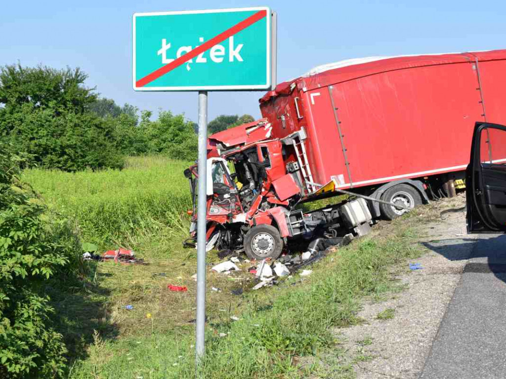 Zderzenie ciężarówek w Łążku w gminie Łoniów. Spore utrudnienia na drodze krajowej nr 9 [zdjęcia]