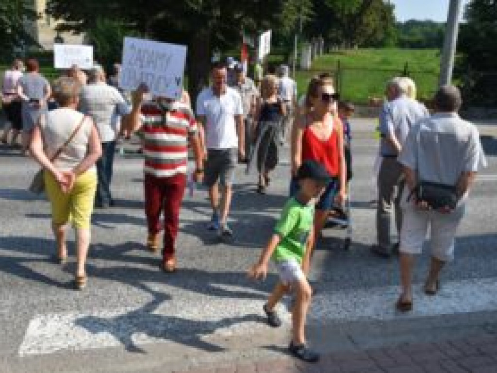 Protest w Klimontowie. Mieszkańcy żądają obwodnicy [wideo], [zdjęcia]