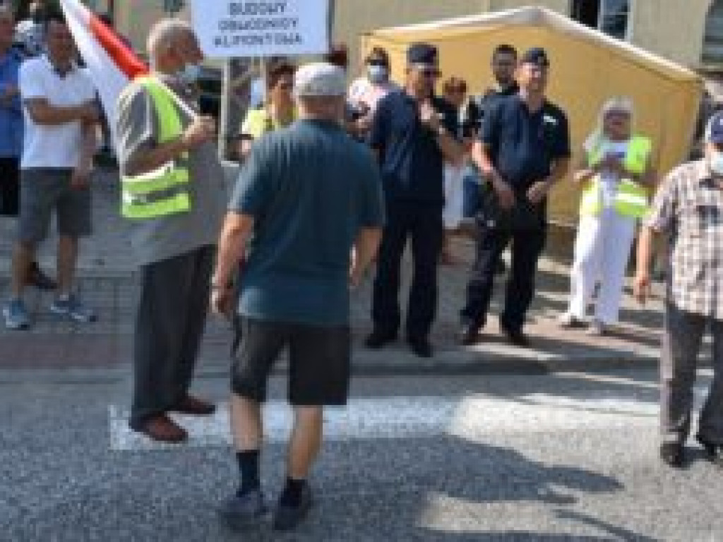 Protest w Klimontowie. Mieszkańcy żądają obwodnicy [wideo], [zdjęcia]