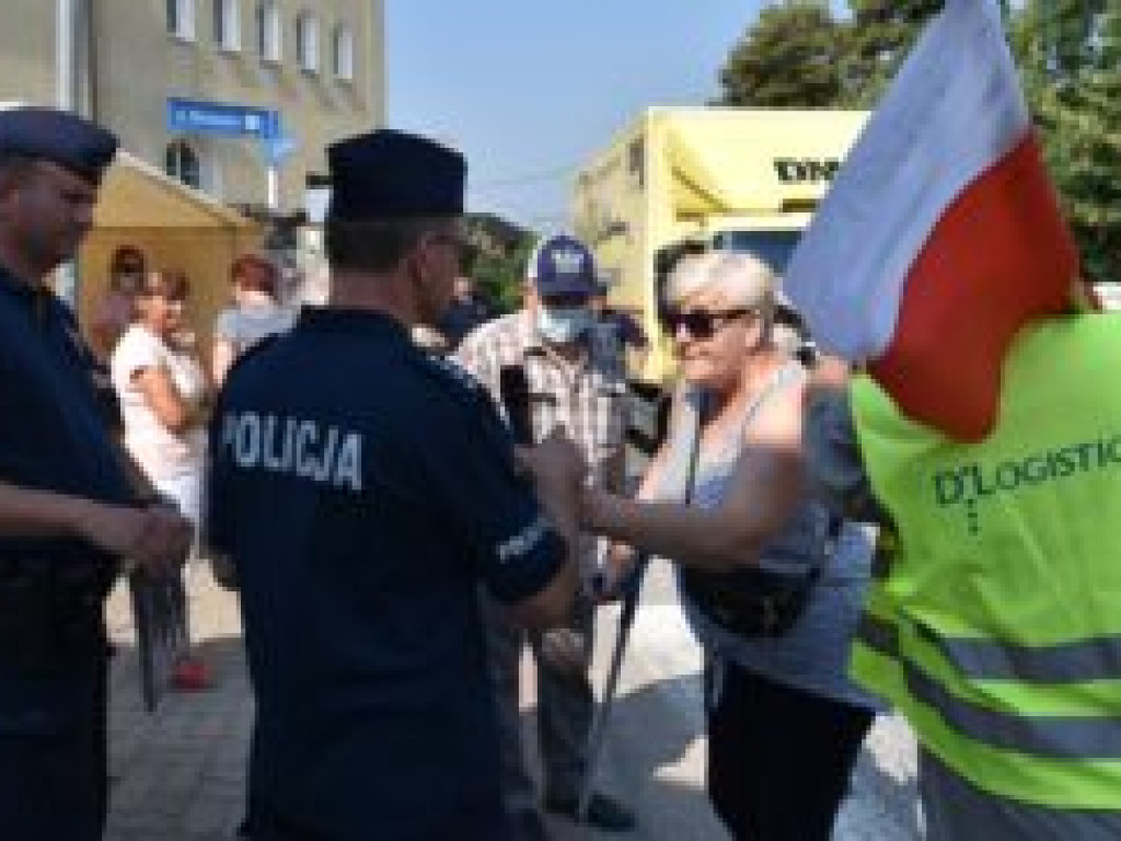 Protest w Klimontowie. Mieszkańcy żądają obwodnicy [wideo], [zdjęcia]