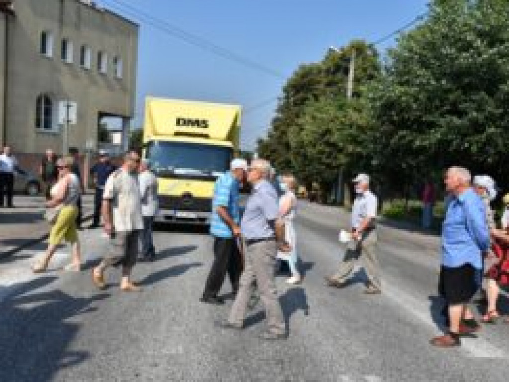 Protest w Klimontowie. Mieszkańcy żądają obwodnicy [wideo], [zdjęcia]
